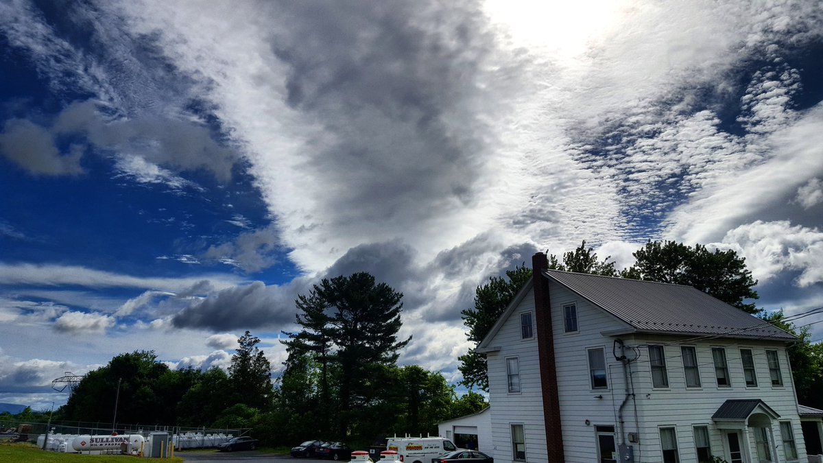 JoeyHerschman's tweet photo. #SkyJoey Heck of a drive to work today once the rain cleared.🌫☁️⛅Tuesday morning Danielsville to Nazereth Pa. 
@CloudAppSoc @StormHour #StormHour https://t.co/Ux2JgaYv1d