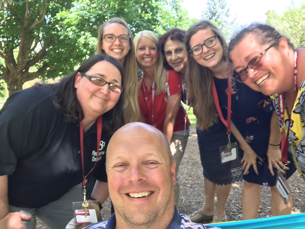 Look at this <a href="/JoseMedinaJr89/">Dr. José Medina (él, he, his, him)</a> #juanitaiswatching