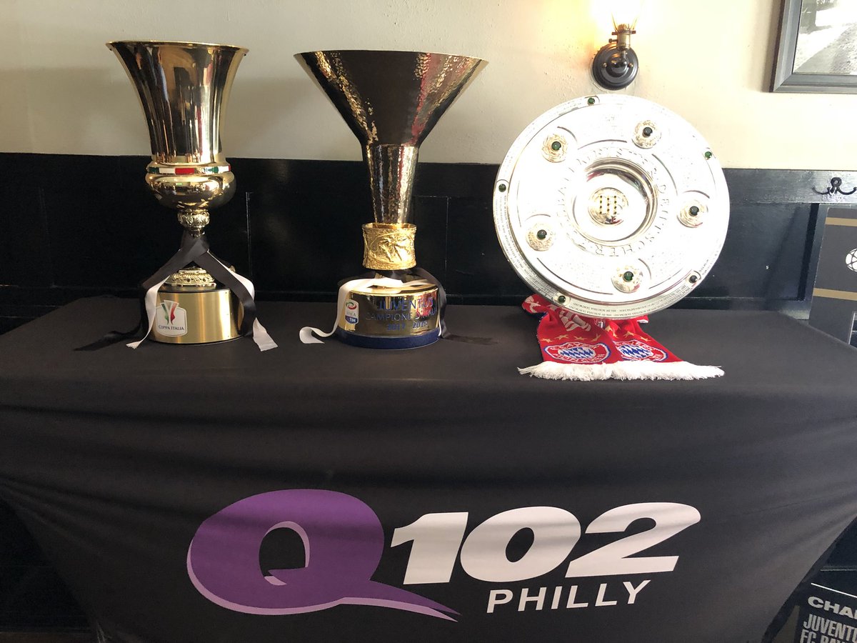 Sean_Brace's tweet photo. Let's get weird @SmithsBarPhilly! @Q102Philly @iHeartRadio https://t.co/RomK2G6drD