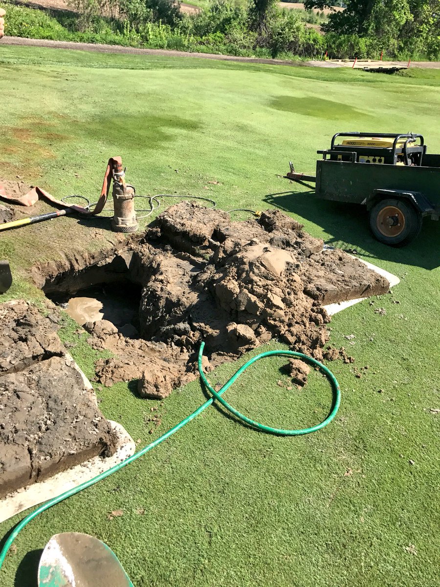 UoGTurfClub's tweet photo. Turf club member Isaac Swanton (@ikeswantonturf ) is learning from the best at his internship at the Mad River Golf Club located in Creemore, Ontario 🇨🇦⛳️ #InternFiles #FutureManagers #GuelphTurf https://t.co/lv1ckH37aW