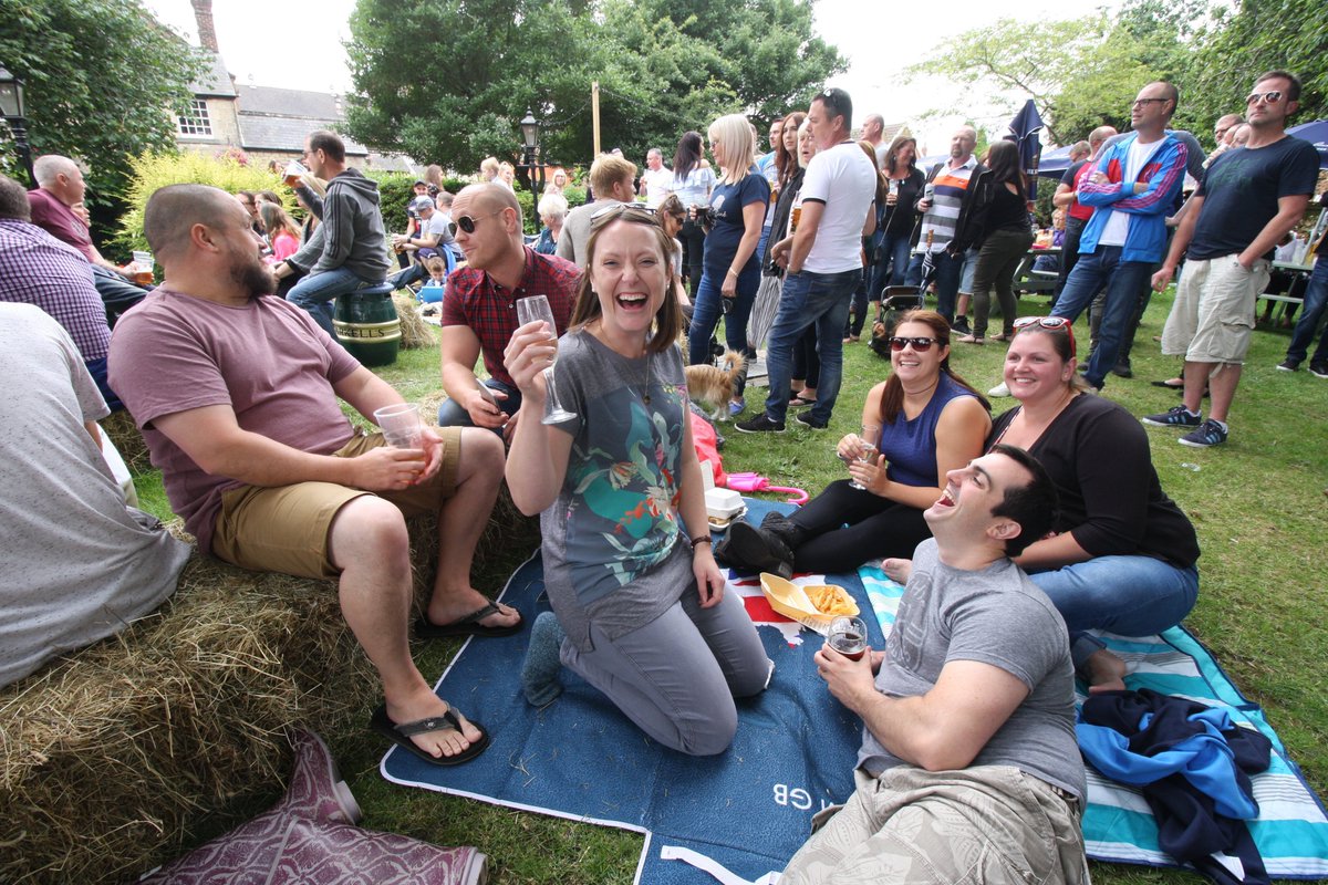 swindonpubs's tweet photo. EVENTS: The Stratton Stroll
Saturday 23 June 2018
12pm - 11pm

🍻🥂🎸🎤 A brilliant pub crawl around the Stratton pubs with great live music along the way!

https://t.co/wtmAnDlA1E

#strattonstroll #livemusic #pubcrawl #swindonpubs https://t.co/T2g7b6GnFL