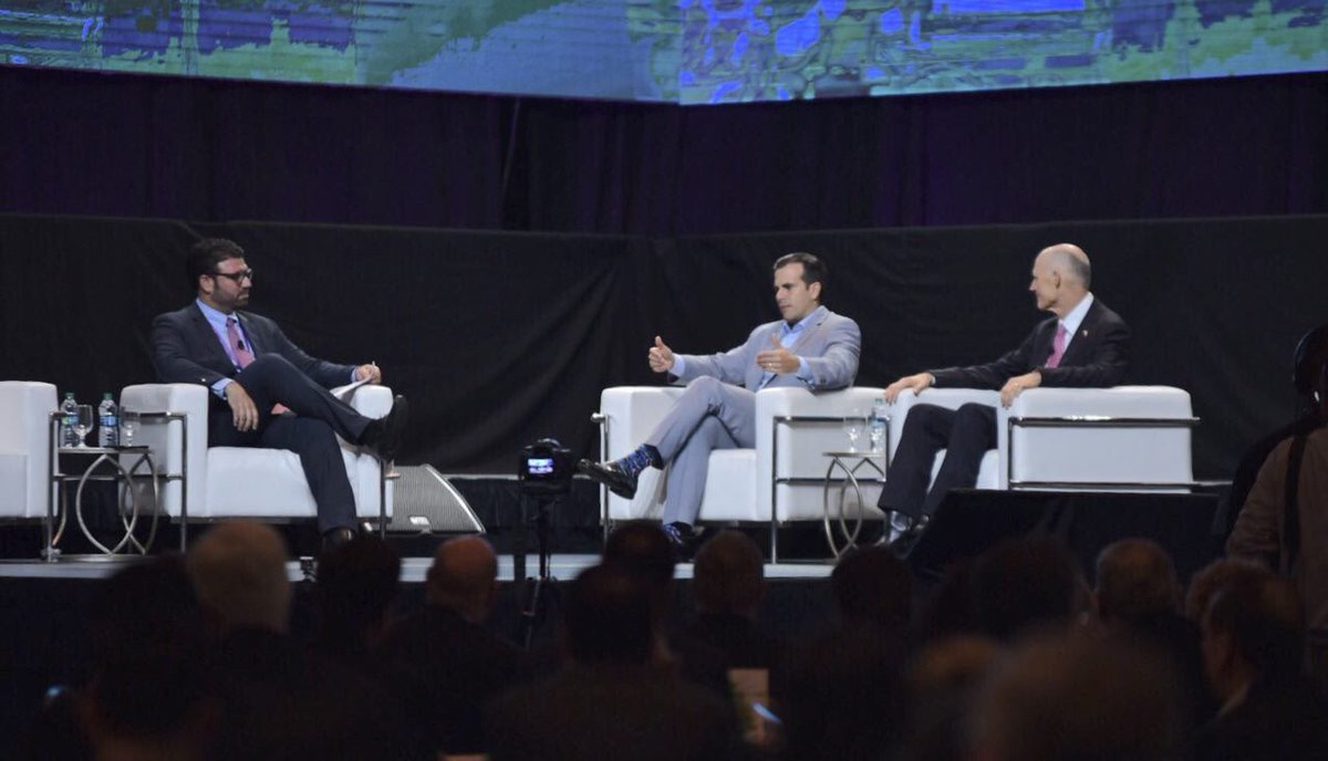 ricardorossello's tweet photo. Agradezco al gobernador @FLGovScott por su compromiso de ayudar a Puerto Rico. Hoy desde el #P3SummitPR reiteramos que nuestra Isla está abierta para hacer negocios y convertirnos en el conector de Las Américas. https://t.co/Sw4CumqTlL