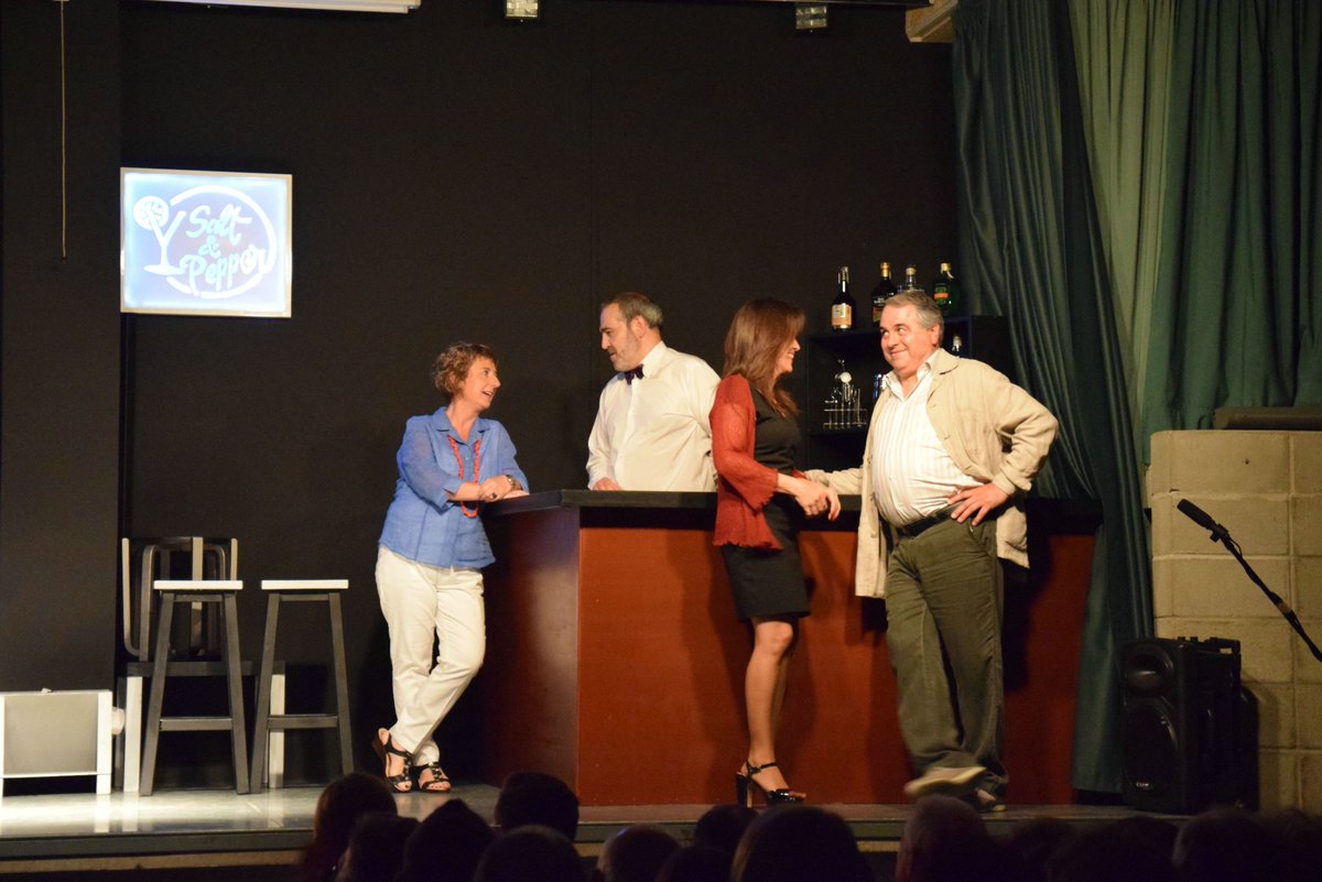 salipebreolot's tweet photo. Grup de Teatre 'SAL i PEBRE' a la segona representació de l'obra de Paco Mir 'NO ÉS TAN FÀCIL', el passat dissabte 16 de juny al Casal de Bonavista d'Olot. #salipebre #teatre #olot #olotcultura #garrotxa #catalunya https://t.co/iuEy8eQMPb