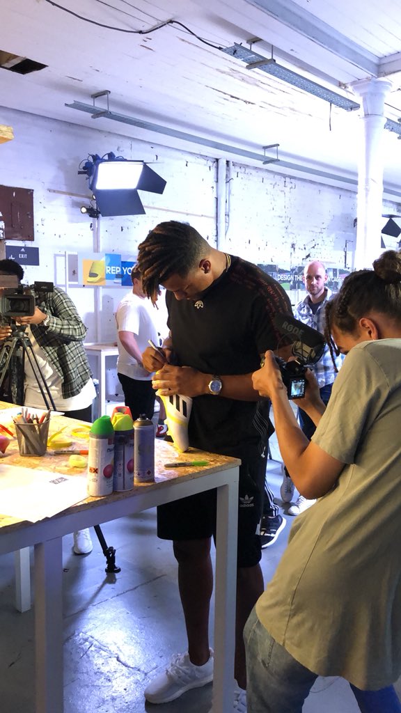 InsideRugbyLtd's tweet image. Great evening with @adidasUK at their #CreatorBase where @anthonywatson_ got to design his own #glitch boots #HereToCreate