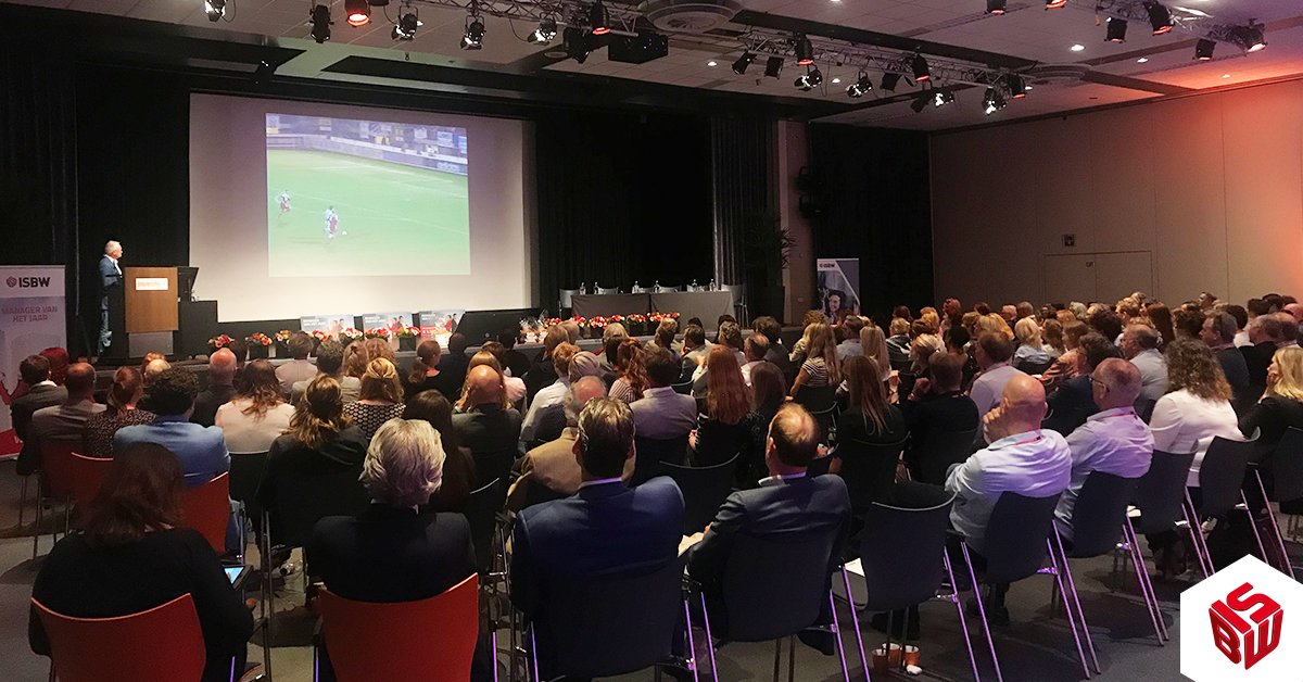 Na de workshops Inspirerend #Leidinggeven van Arjan Bouman, #Coaching en #Verandermanagement van <a href="/AlexandraNRJ/">A. van 't Geloof</a> en een rondleiding op #Papendal is het nu tijd voor Foppe de Haan. Hij deelt vanuit zijn rol als trainer zijn visie over #management en teambuilding.