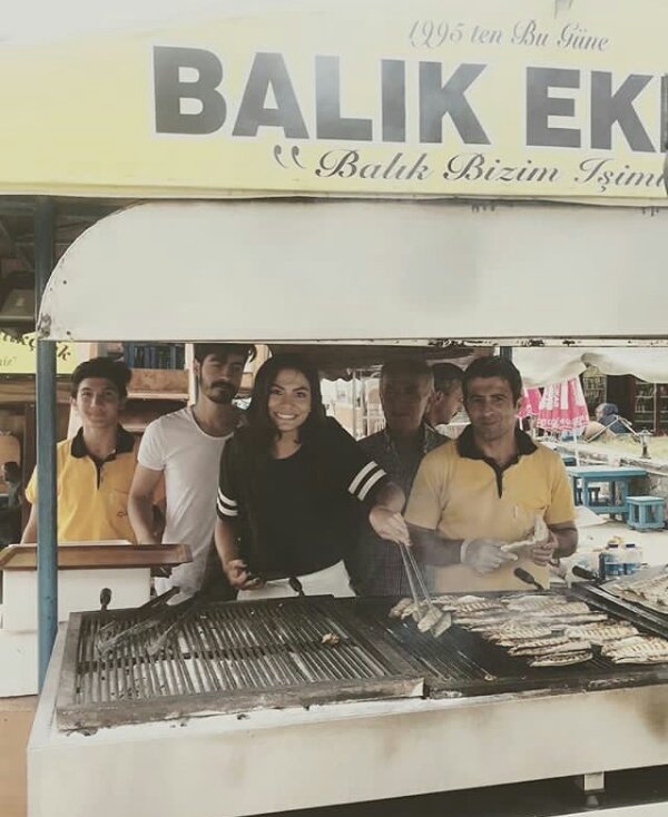 yarendadr1's tweet photo. #Erkencikuş #set #DemetÖzdemir Oo Demetim balıklar senden desene bir güzel olmuşlardır ki Güzel gülüşlüm  @dmtzdmr ❤🐟 https://t.co/wGyV8eN4G6