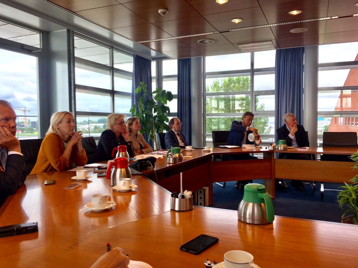 jptanis's tweet photo. Zinvol en inspirerend werkbezoek gehad van @micheleblom aan @DrechtstedenReg samen met partners; @DynniqGroup @Iv_Groep @BoskalisNL @arjanmaat , georganiseerd door @WDactualiteiten https://t.co/smu65nw0Cu