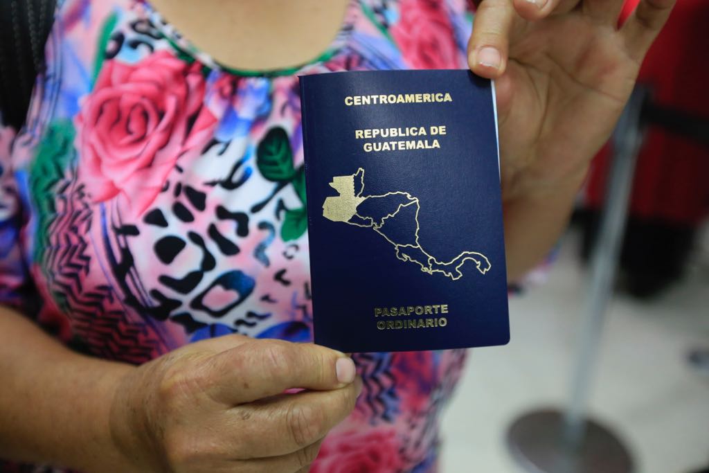 Implementan nuevas medidas de seguridad en los pasaportes ChapinTV