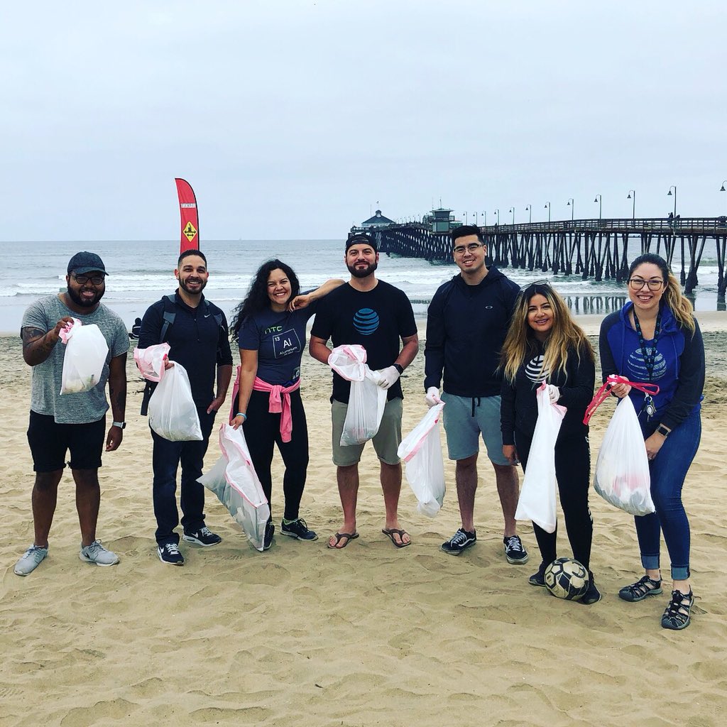 att_sdhoc's tweet photo. Thank you team for making this possible! We came together to give back to our community 💙🌐 #LifeAtAtt #BeachCleanUp #Volunteers https://t.co/QYxYJDUNyS