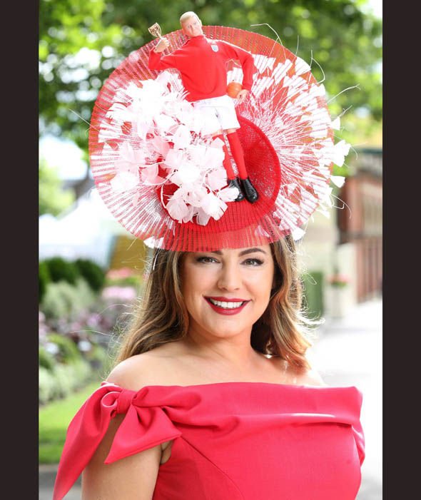 LisaRedmanLtd's tweet photo. @IAMKELLYBROOK at #RoyalAscot today! Enter our poll to find out if she was voted best or worst dressed!! https://t.co/3aNPbDSsGa