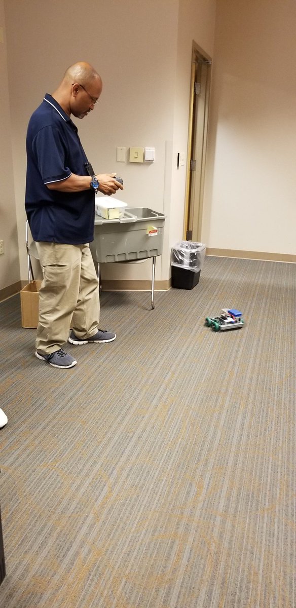 pajudice's tweet photo. #SECMESI2018 TEACHERS ENJOYING VEX https://t.co/hkryHxuMqN