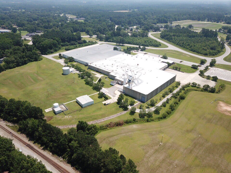 BrokerPaschal's tweet photo. +/-375000SF #ForSale located in #dilloncounty by the new #inlandport #industrial #rail served by CSX for $6.4M #CRE #broker #shipping #logistics #locatesc #sc #scbiz #trucking https://t.co/xa4ZVr5piV