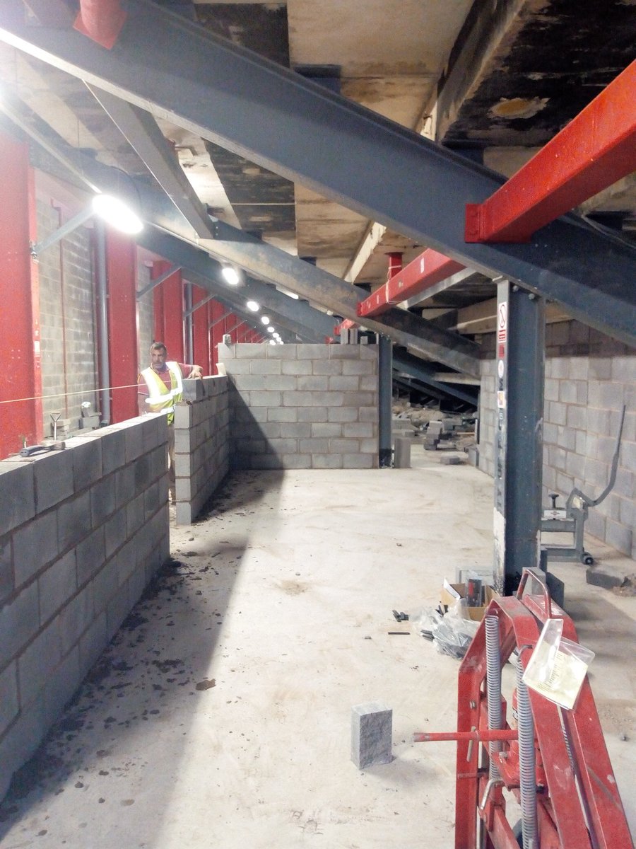 FCUnitedMcr's tweet photo. Some snaps from the work on the SMRE over the past few days! 📸🔨⚠️👷‍♂️

#FCUM 🇾🇪 https://t.co/BHZD6Thd0E