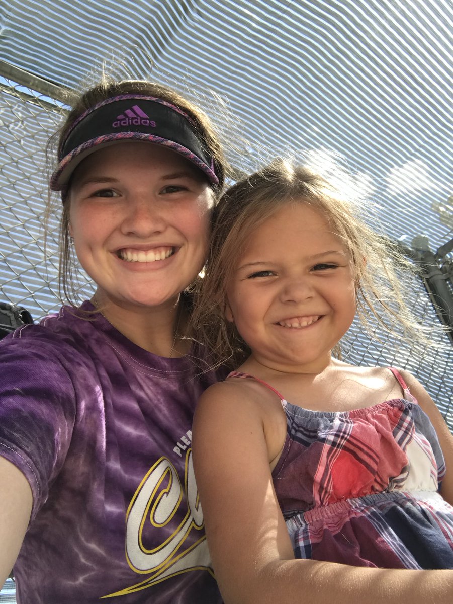 ChristyLReeves's tweet photo. And would it even be a Chicks Softball event if @SaylerTodd didn’t take a surprise selfie on my phone?!?! Kinley also, wanted to help out with pitching! #becomingmyfavphotos #surprisepics #futurechick #ChicksSoftball https://t.co/l2g3lJEYRY