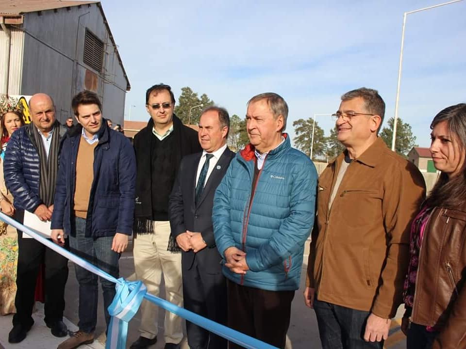 LichiScarlatto's tweet photo. #HERNANDO junto al Gob Schiaretti  inauguramos una #Obra #Histórica #SubNivel PASO DEL CENTENARIO. 
OBRA que Financió @gobdecordoba $40.000.000
Como vecino de Hernando le agradezco profundamente a los Gobernadores @JSchiaretti y @DelaSotaOk  " por tan estratégica y magnífica obra https://t.co/MaOkNXlIIr