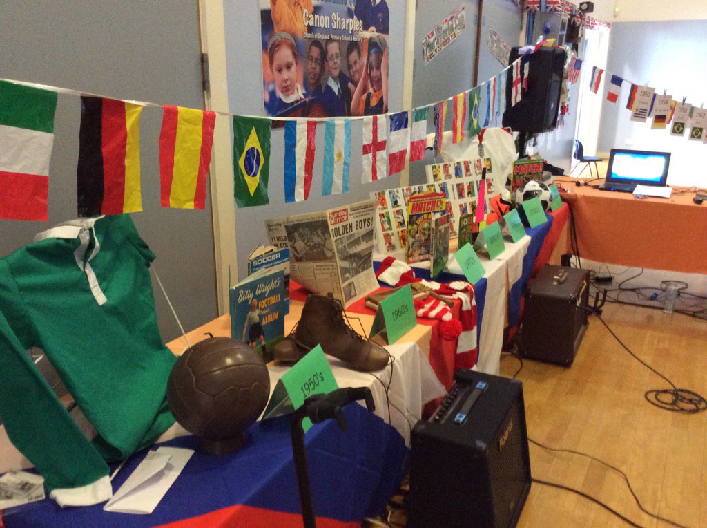 CanonSharples's tweet photo. Through the decades of World Cup memorabilia #WorldCupArtsWeek #artsmark #amazinghistory https://t.co/3Zc1jCMspO