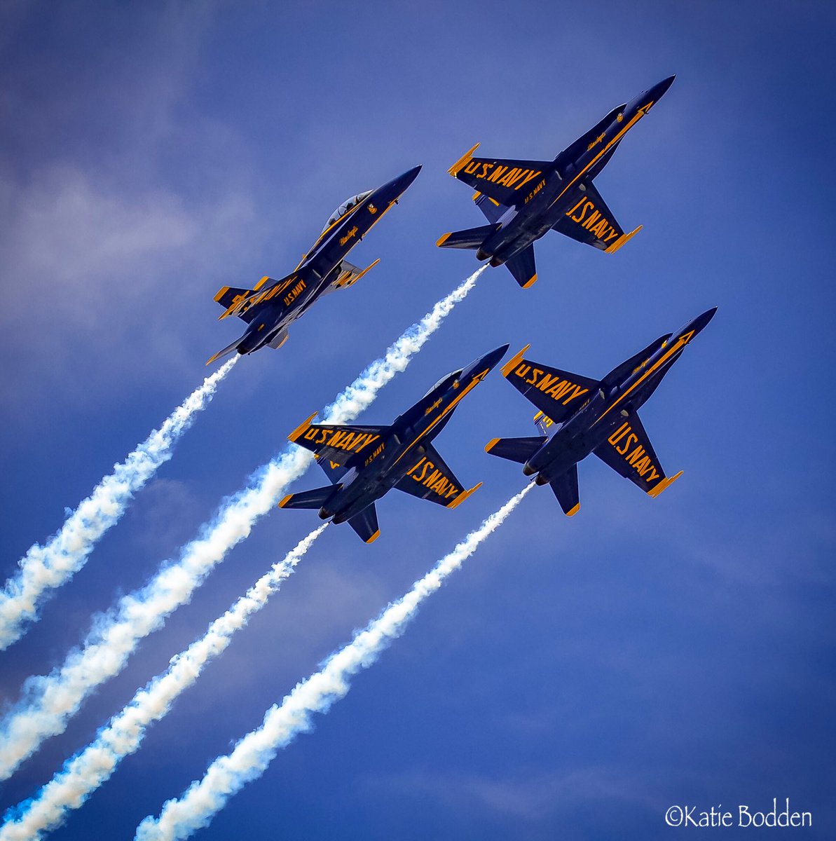 kbodden27's tweet photo. Low Break Cross from last years Blues week. ๐๐ #BlueAngels #BluesWeek #RedWhiteAndBluesWeek #71in17 #NikonUSA https://t.co/7OiBc5Eilt