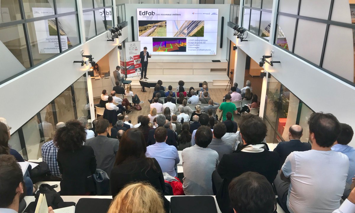 WeAreLeonard's tweet photo. « Le géomètre, aujourd’hui, ce peut être un télépilote de drone, un photogramètre, un développeur informatique... » Thomas Nallet, chef de projet LiDAR Sixense Mapping @SixenseGroup
#BuildingBeyond #EdFabMeetup https://t.co/A1hLJytpl9