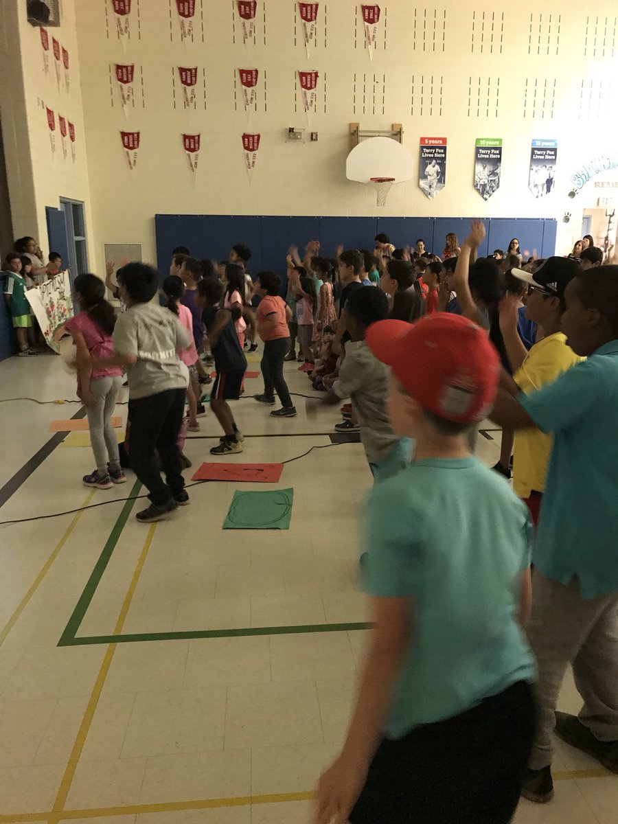 BlueWillowPS's tweet image. Optimism Character Assembly @BlueWillowPS 

#positivereflections #bodybreaks 
#proudofallourstudents🙌🏼