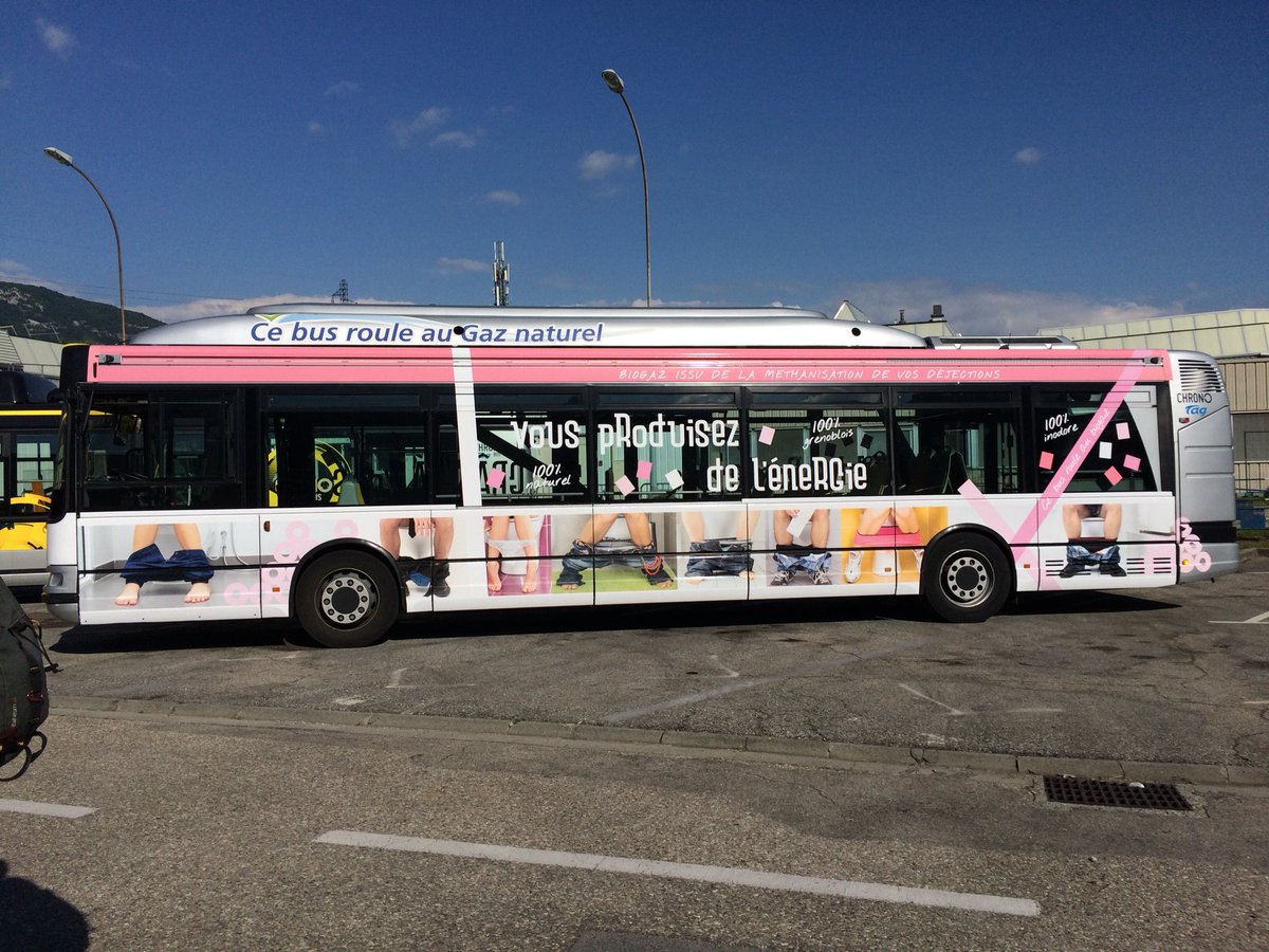 YMongaburu's tweet photo. Transition énergétique. 16 millions d’investissements : 35 bus, 13 cars et l’arrivée du biogaz, 2 ans après l’électricité verte. 73% de diesel en 2014, 28% aujourd’hui. Et on continue ! Avec en prime chargeurs usb, détecteurs angles-morts, affichage des zones 30 et 50. #OnAvance https://t.co/2CdwxWdHBa