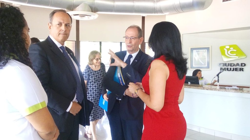 UEenElSalvador's tweet image. Jorge de la Caballería de la #DG #DEVCO y el jefe de cooperación de la #UE, Pierre-Yves Baulain, visitan #CiudadMujer San Martín para conocer los avances del apoyo de la #UE al #PlanSocial.