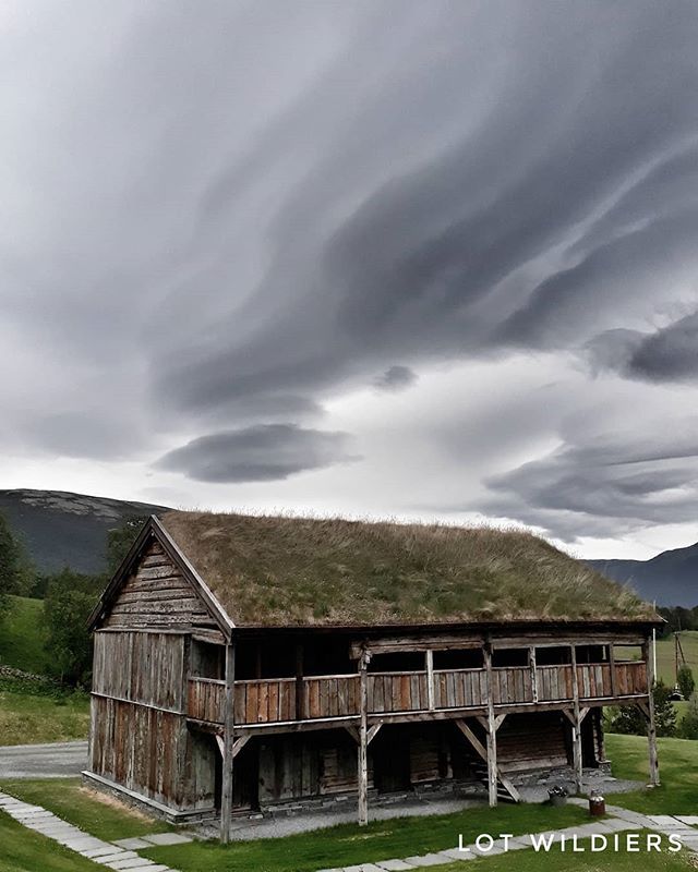 reisgoesting's tweet image. Hello Norway! Welcome in Trøndelag. No, the weather is not the most sunny, but damn, do I looooove dramatic clouds!
-
-
-
#visitnorway #trøndelag #oppdal #ladiesgoneglobal #thetravelwomen #sheisnotlost #girlslovetravel #sharetravelpics #girlsborntotravel… instagram.com/p/BkNrETsDc2j/