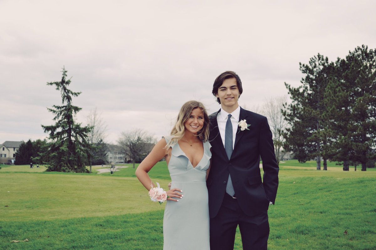 Altheaaread's tweet photo. Happy birthday to my best friend I love u !! ❤️ https://t.co/gYaVPQKXG3
