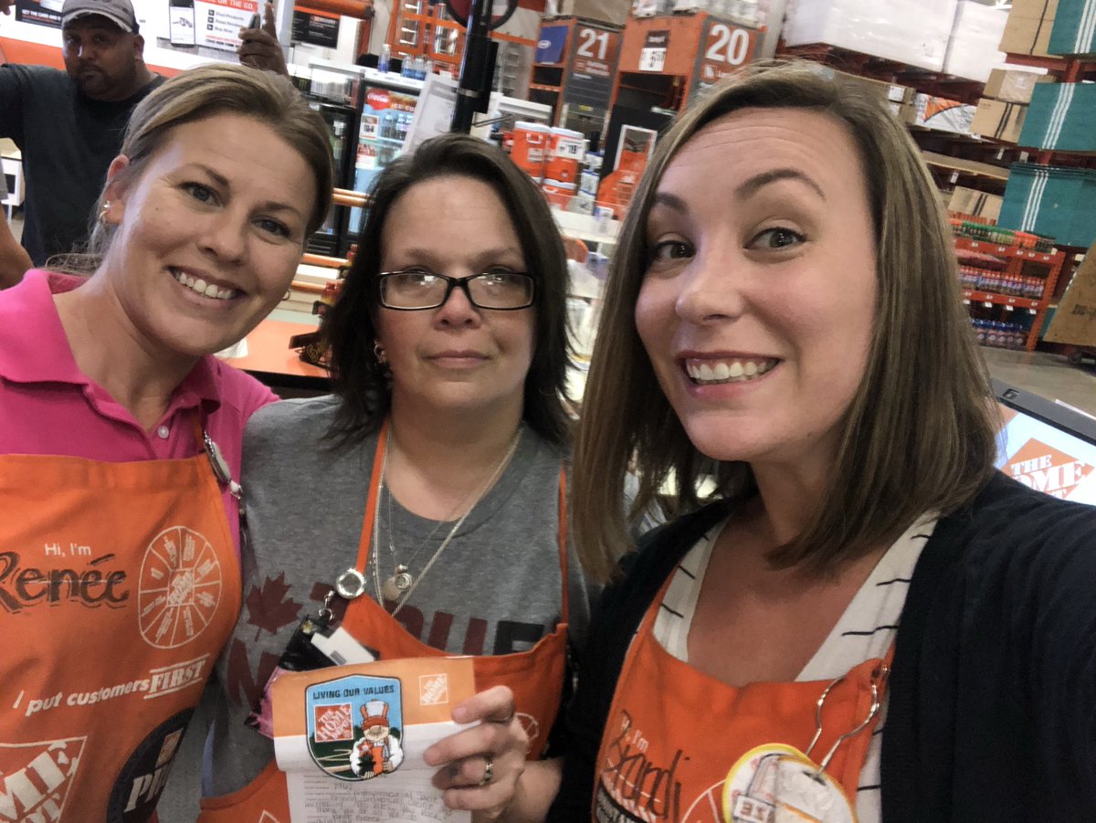Thank you and great job to Pro Cashier Robin for getting three new commercial cards this week and it’s only Tuesday! #sherocks #crushingit #drivethatprobusiness @slarkins64 <a href="/sdsmith626/">Scott Smith</a> <a href="/HDKevinH/">Kevin Hernandez</a> @plymouthhd2762 <a href="/JulieGiattino/">Julie Giattino</a> <a href="/SueSamuels701/">Sue Samuels</a>