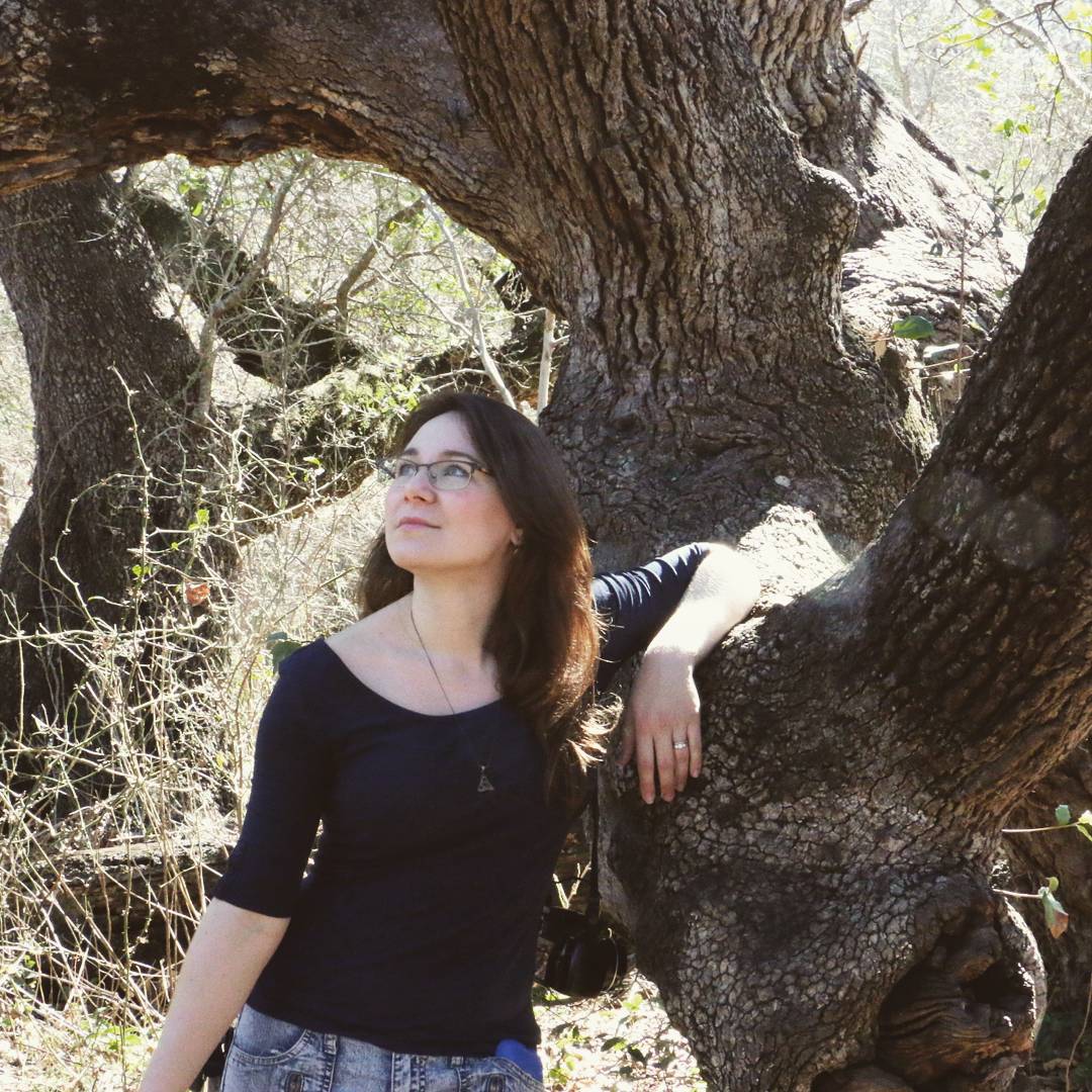 PebbleandMoon's tweet photo. Look who M&amp;M found, it's Big Tree! You can meet Big Tree too in the book about his friendship with Little Moss, now available on our LIVE Kickstarter! http:https://t.co/14IuBegxOH By: @myapstewart Art: @mariya_illustrates #friends #explore #kidlit #readtome #naturewalk https://t.co/Phmqho1eSH