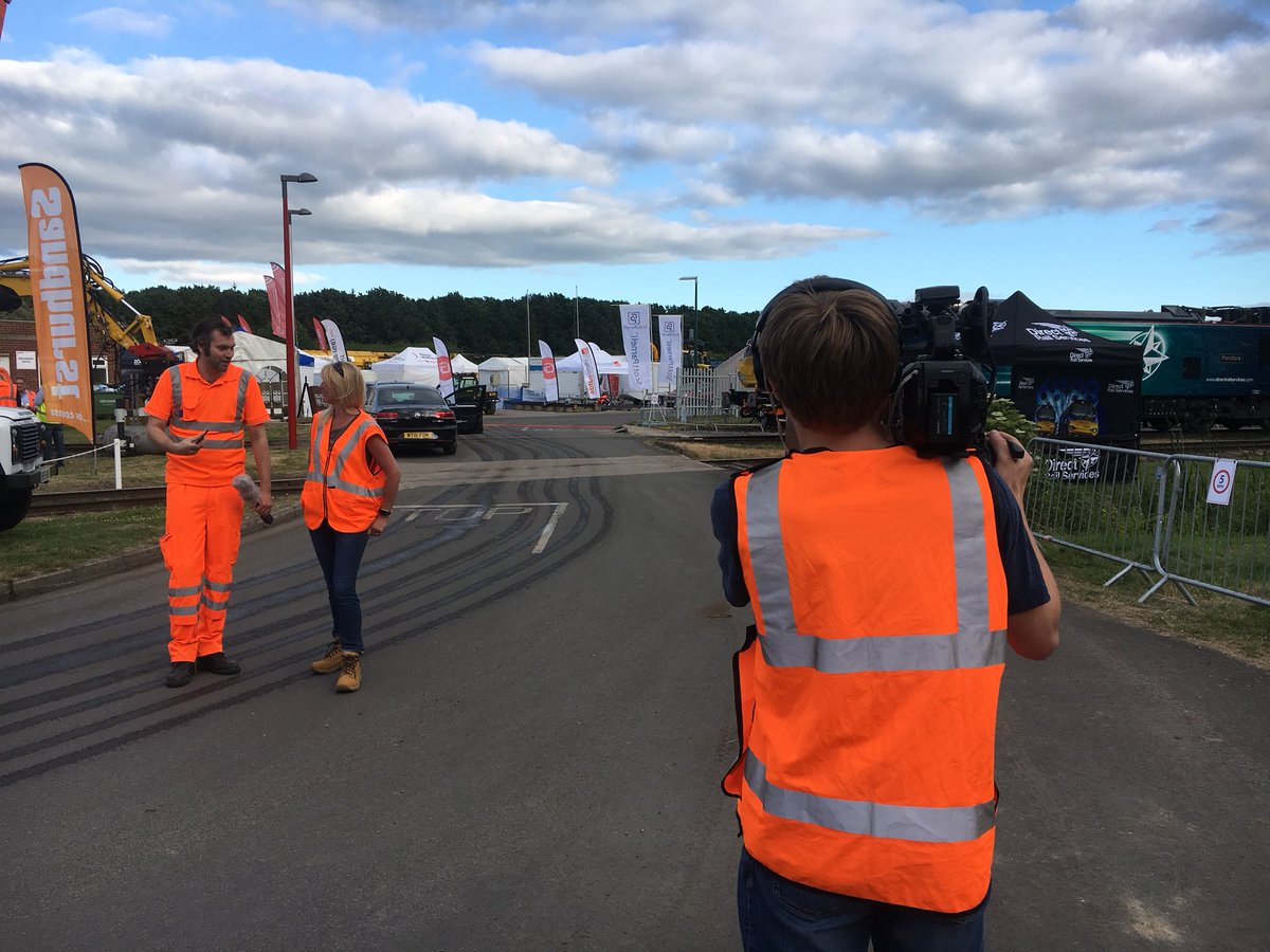 highvizmedia's tweet photo. Wrapping up on the setup day for rail live 18 #raillive #RailLive18 you’ll see our crew around the event come talk to us about how our videos can help your business https://t.co/P0GOIPUrgX