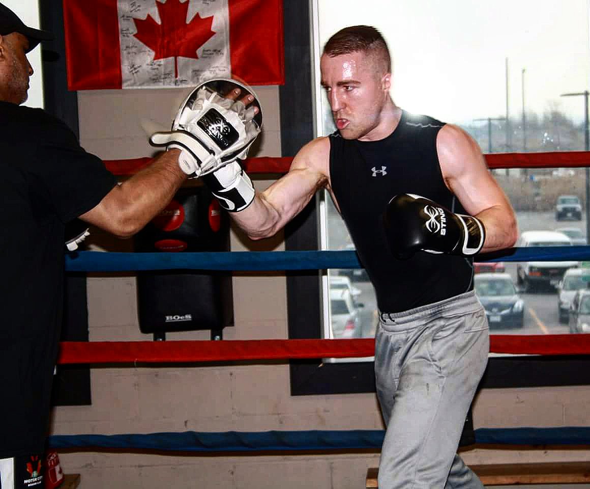ThadRidsdill's tweet photo. 3 days till my next fight and I'm hungry
🥊🦁🥊 this will most likely be my last amateur fight which will be at the stockyards gym in Toronto!🇨🇦 Friday 8pm fights start. 💥@motorcityboxing @stingsports @bradgonzalez_ #motorcity #boxing #sting #stingboxing #stingcan #fight https://t.co/g5l7mUcke4