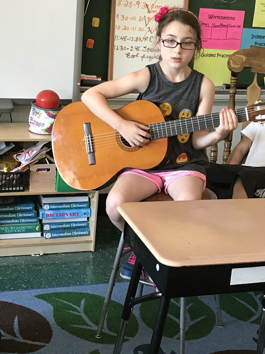 afischettinb's tweet photo. Another amazing guitar lesson. https://t.co/BidW8Zhg8J