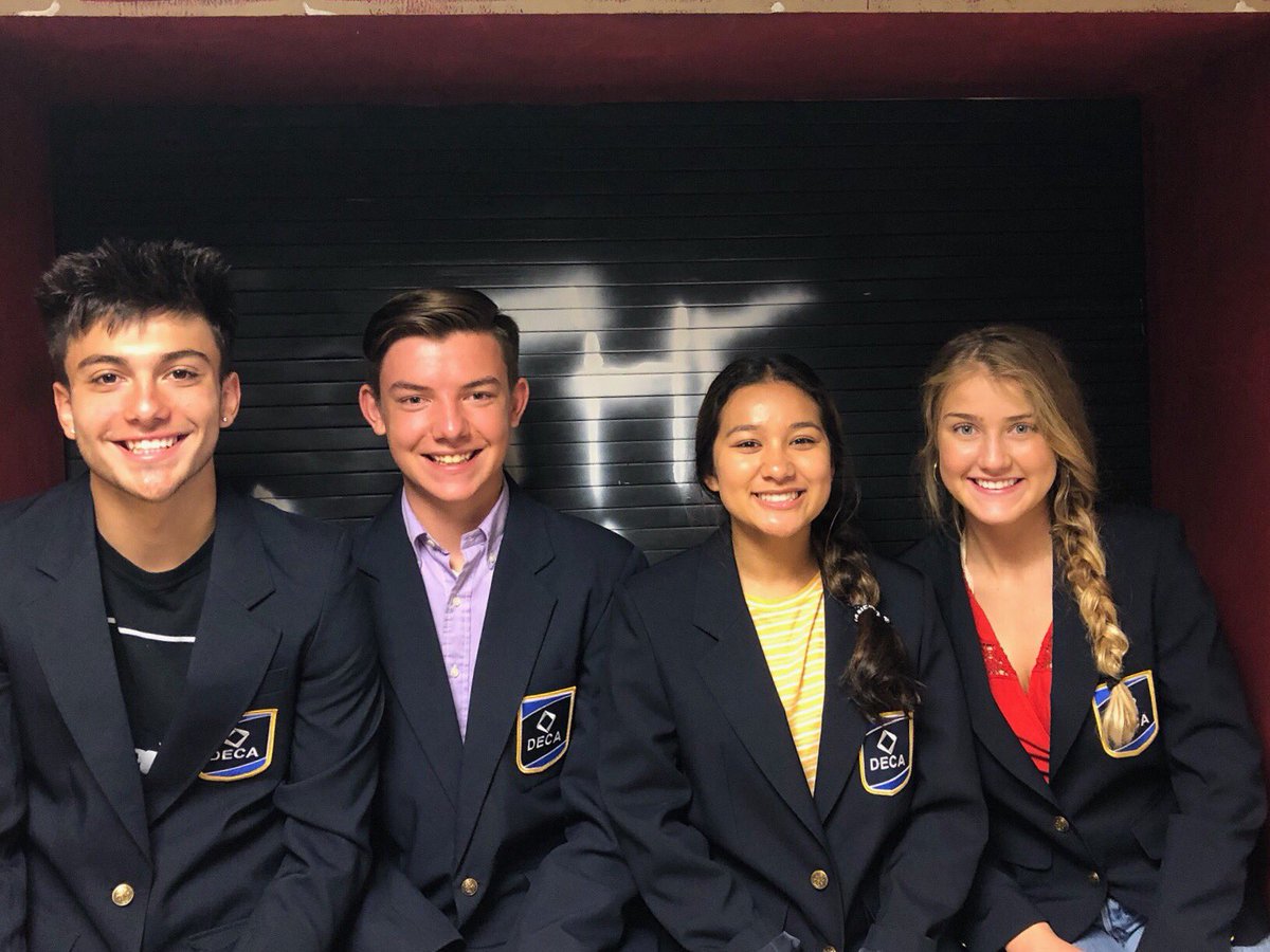 PHSDECA253's tweet image. Your 2018-2019 DECA Officers!