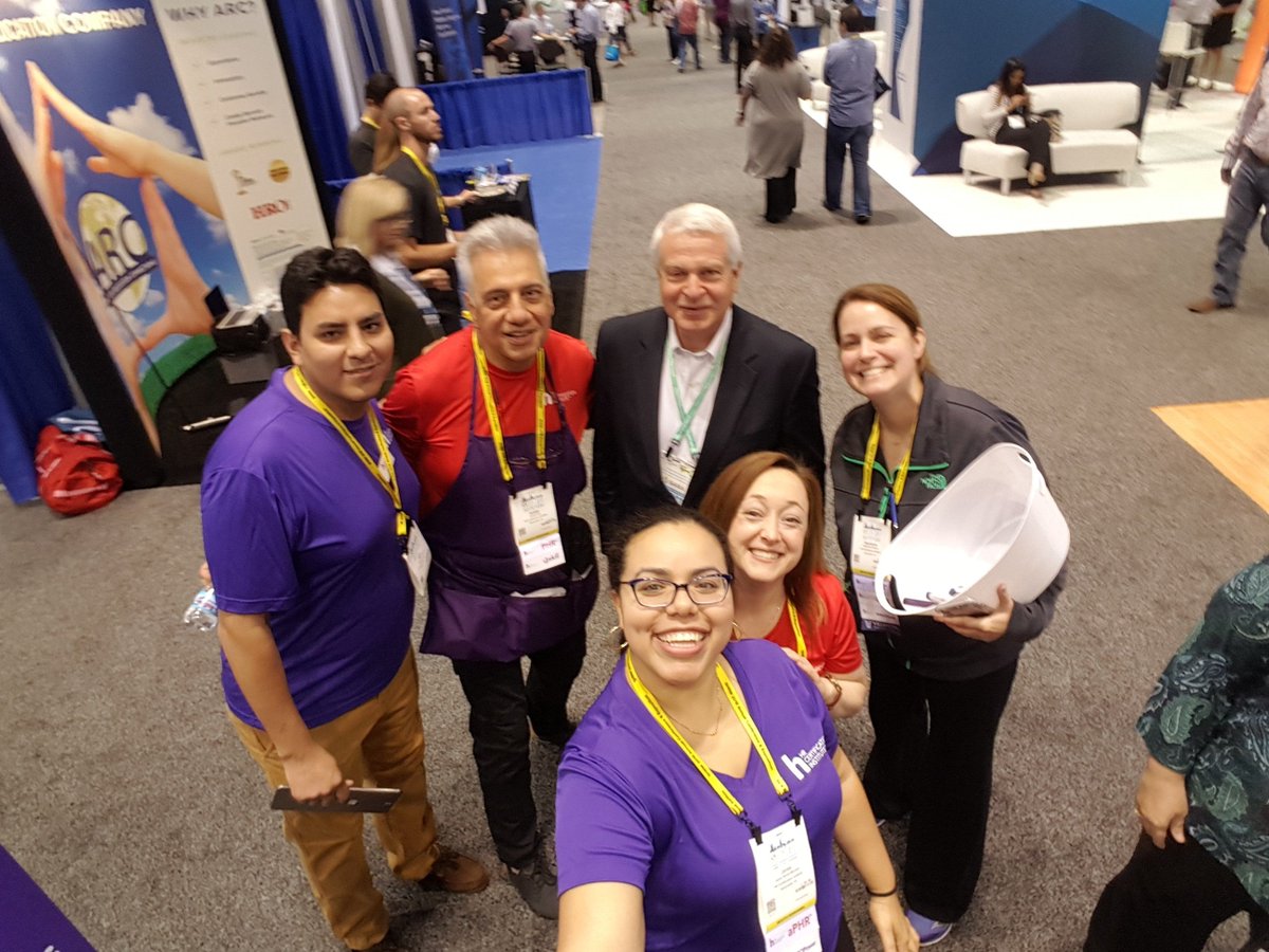 HRCI_Official's tweet photo. HRCI Usie!! Wrapping up a great day! So great to connect with so many talented HR professionals!! #HRCIPower #HR #HRCI #SHRM18 https://t.co/wAC0vHDSN9