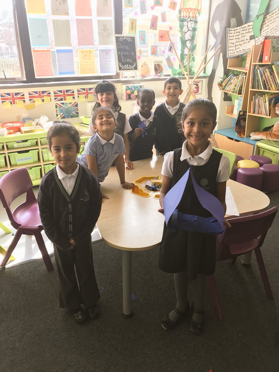 ndarr5's tweet image. We made pyramids out of just about anything (and everything!) we could get our hands on when investigating the strongest material for the job! History, DT, Science and Maths all rolled into one! 🇪🇬 #PyramidChallenge #MulticulturalWeek #Egypt @OliveTreeBolton