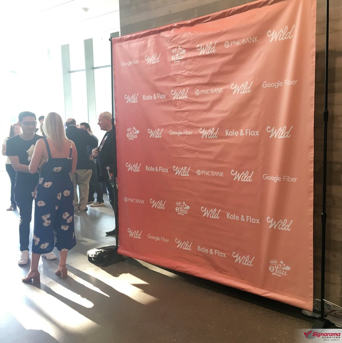 SignaramaMama's tweet image. #TBT to @wildaccelerator S1 Demo Night!  Incredible night with incredible speakers like @StephenReily welcoming the crowd to the @SpeedArtMuseum ... Proud to be a VIP with such a group!
#SignaramaLouisvilleDowntown