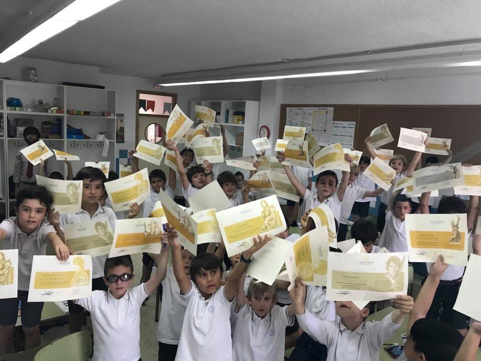 Entrega de diplomas de lectura en Primaria

#ThinkDifferent
#BeDifferent