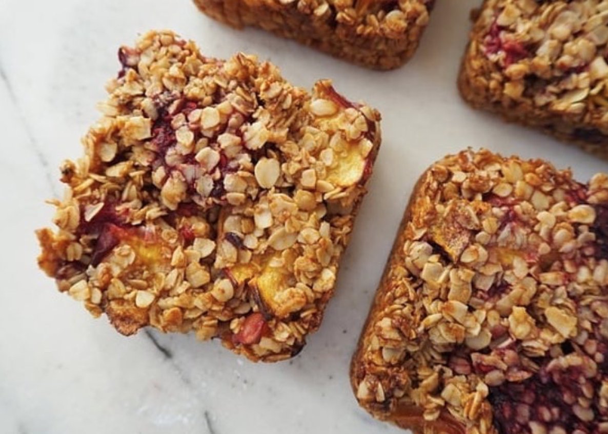 Belovedates's tweet photo. Vegan Peach Melba Flapjacks thanks to @arthealthyliving 😍
Happy #chooseday 💪🏻 Choose happy, choose healthy, choose Beloved ❤
.
.
#tuesday #choose #day #choosehappiness #choosehealthy #vegan #vegetarian #dates #datelicious #recipes #foodie #happy #healthy #lifestyle #behappy https://t.co/7zUVEnWKD1