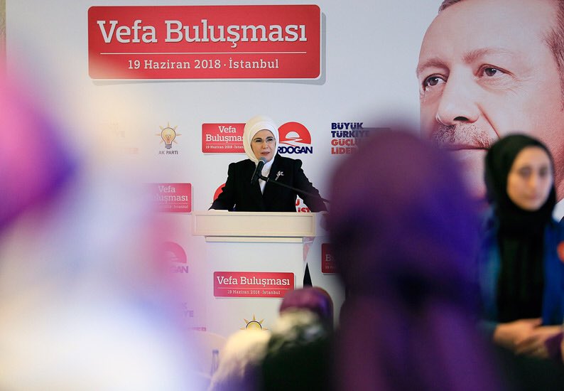 Elhamdulillah, bu mücadelenin sonunda devlet-millet buluşması gerçekleşti. Bugün siyasetin dili, milletin diliyle bütünleşti. Artık devletimizin kapısı milletimize ardına kadar açık.