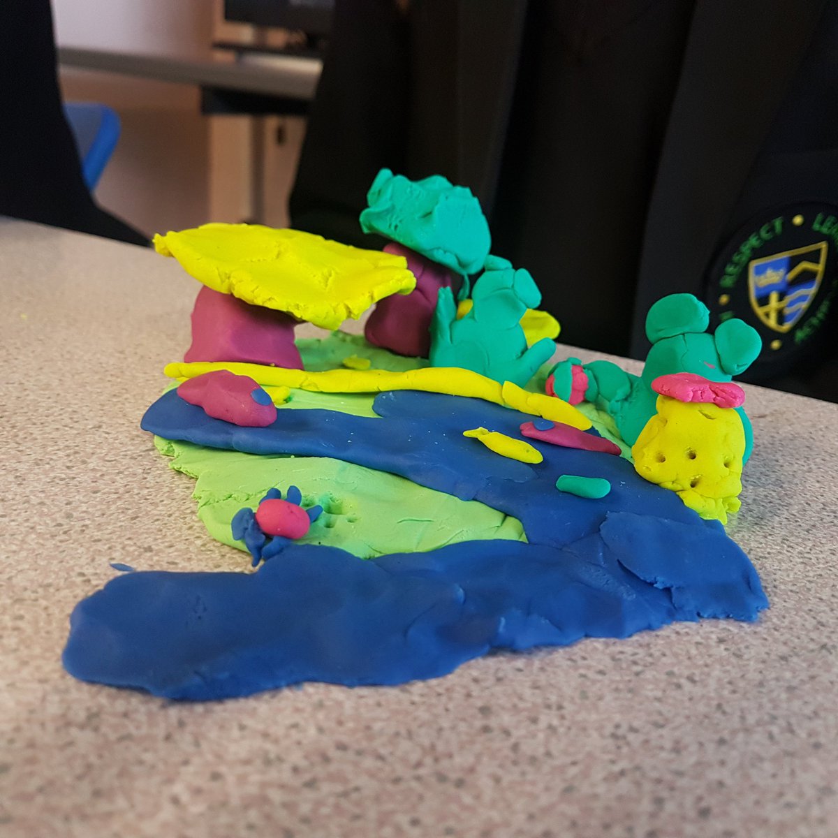 mrfrankish's tweet photo. A spur of the moment form time discussion with 7AB on deforestation resulted in a five minute 'design and build your own @PlayDoh jungle'. #Neveradullmoment #science247 @TLatTMCS @MagnaCartaSch @SchoolsBioBoost @MissLKefala https://t.co/uaUGUO7rkV