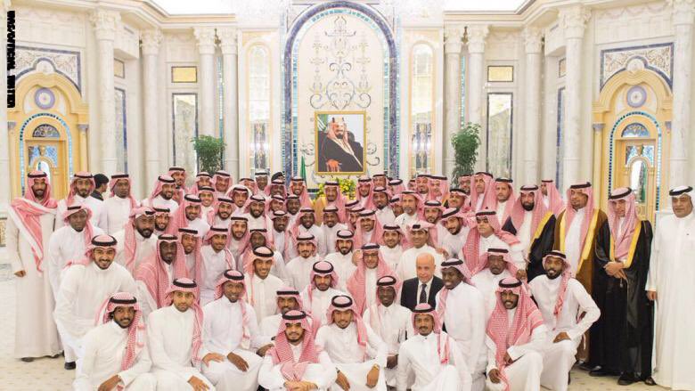 خط البلدة #الرمز tweet media