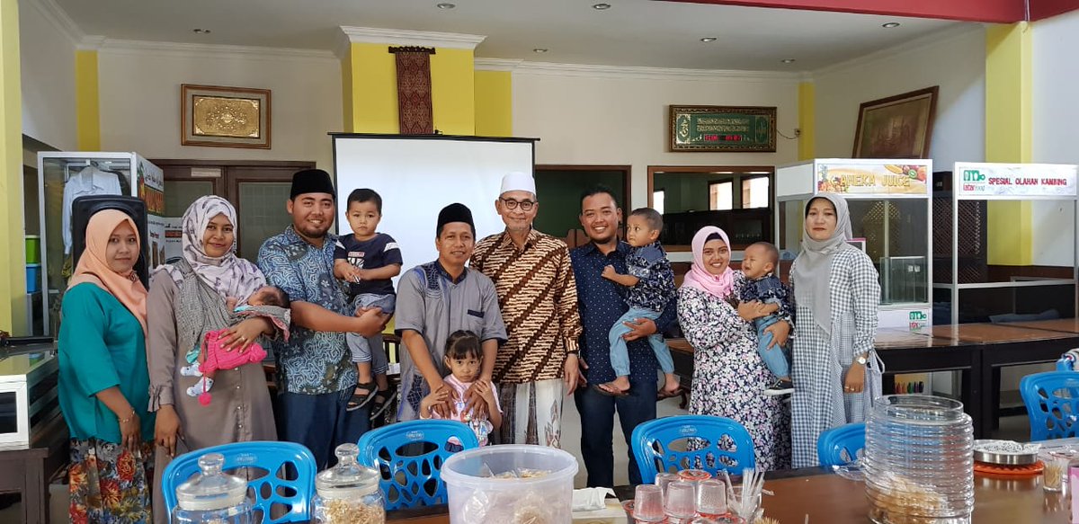 MazzRozy's tweet photo. H 5
Pemimpin yang berhasil adalah ia yg mampu mencetak pemimpin baru.

Ied mubarok
Keluarga pemimpin milenial https://t.co/ziBtGAnKiP