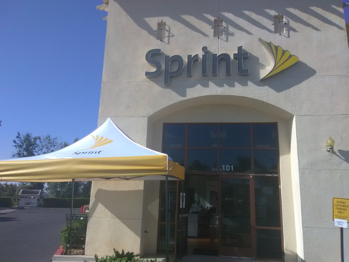 Sprint Store on Van Buren &amp; Wood!!! Come upgrade to truly Unlimited.
<a href="/KristianAllos/">Kristian Allos</a> @Peter_Moreno_09 
#VanBuren