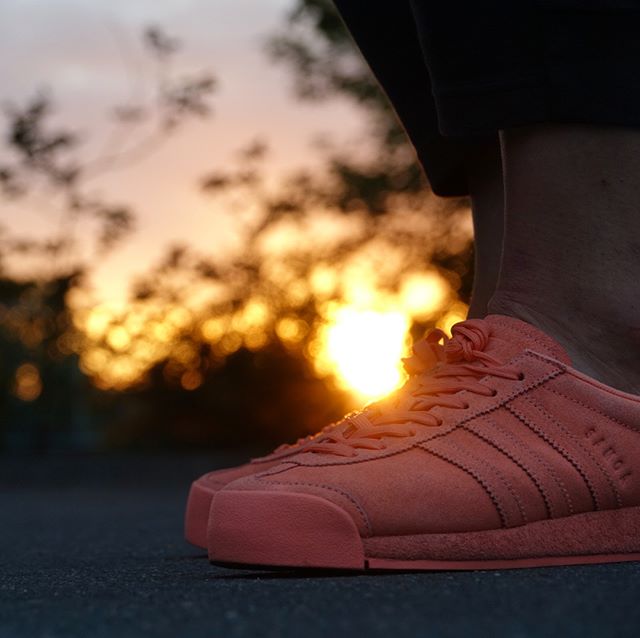 That gooooood light!
.
#samoa #adidassamoa #goodlight #sunset #sun #sneakerporn #sneakerheads #sneakerheads #sneakerpimps #sneakerfreak #igsneakercommunity #instagood #igsneakers #sneakers #sneakerwatch @showmeyourstripes @sneaker @sneaker_frame @samoajoe_wwe @samoaadidas @threes