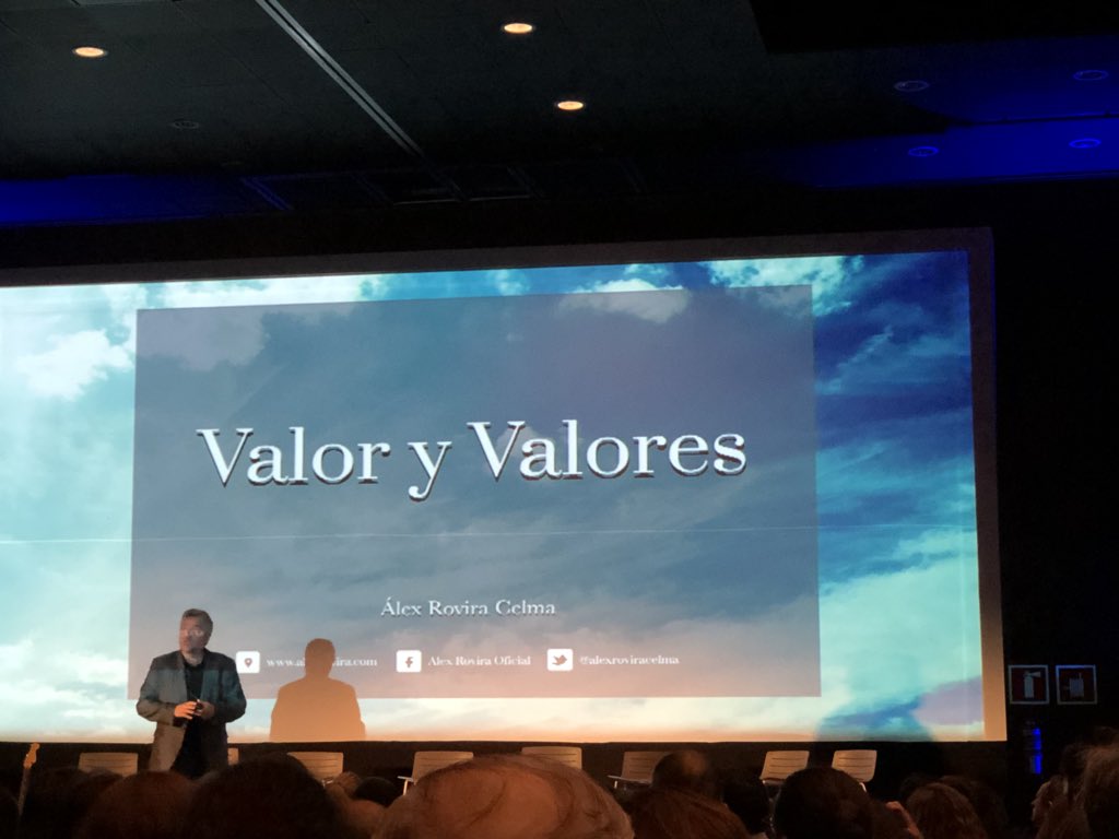 mjcupido's tweet photo. Graciass #IIAfterWorkAPDSevilla . Emocionada escuchando al inspirador @alexroviracelma , historias increíbles “El verdadero valor de las personas “. https://t.co/7yugRvzd9B