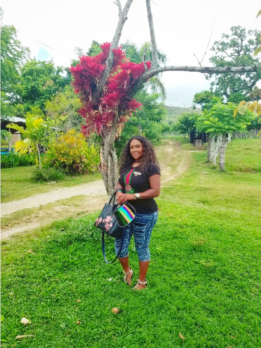 Talk About A Serious Tan!  The Sun Was #OnANewLevel In #PuntaCana #DominicanRepublic 🇩🇴 #DominicanExperience #KimLovette #Actress👑🎬💛🎭💥💪💛🎥👑  #Actress #LoverOfGod #LoverOfLife #LoverOfGodsPeople #FunInTheSun #Happy #Vacation #Sunny #Destination