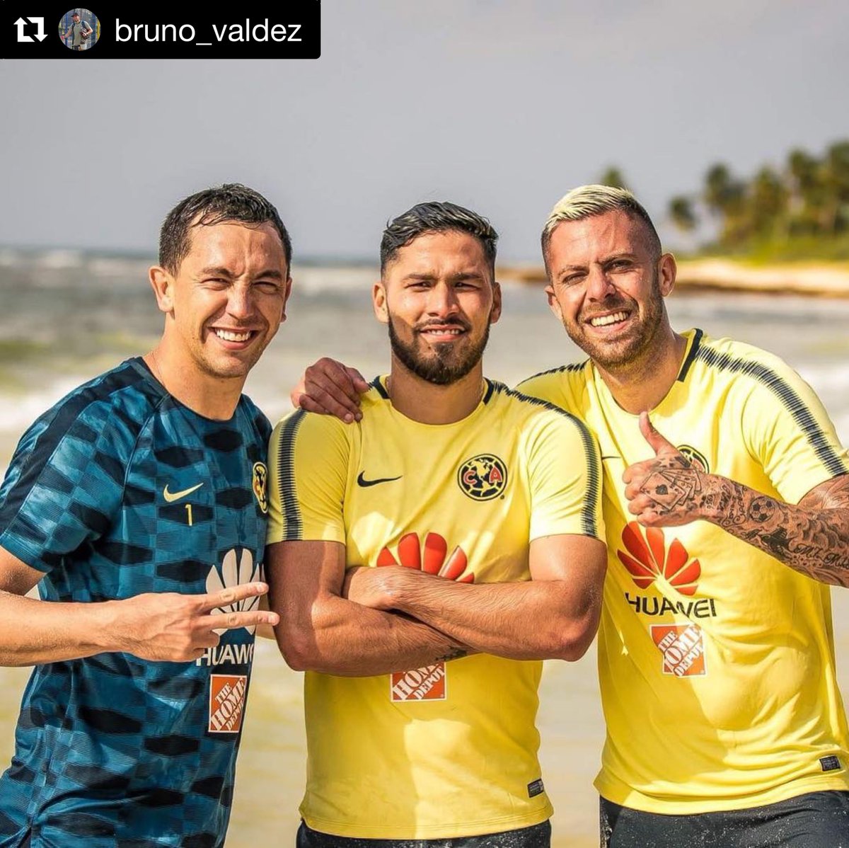 BracksMX's tweet photo. @bruvaldez futbolista 🇵🇾 del @ClubAmerica se encuentra en pretemporada preparando el torneo siguiente | ¿Te gustaría colaborar con el o ver #ContenidoExclusivo del crack? ➡️ https://t.co/bwSl4MO5yJ #PatrocinioXContenido https://t.co/BnLq0L8RdR