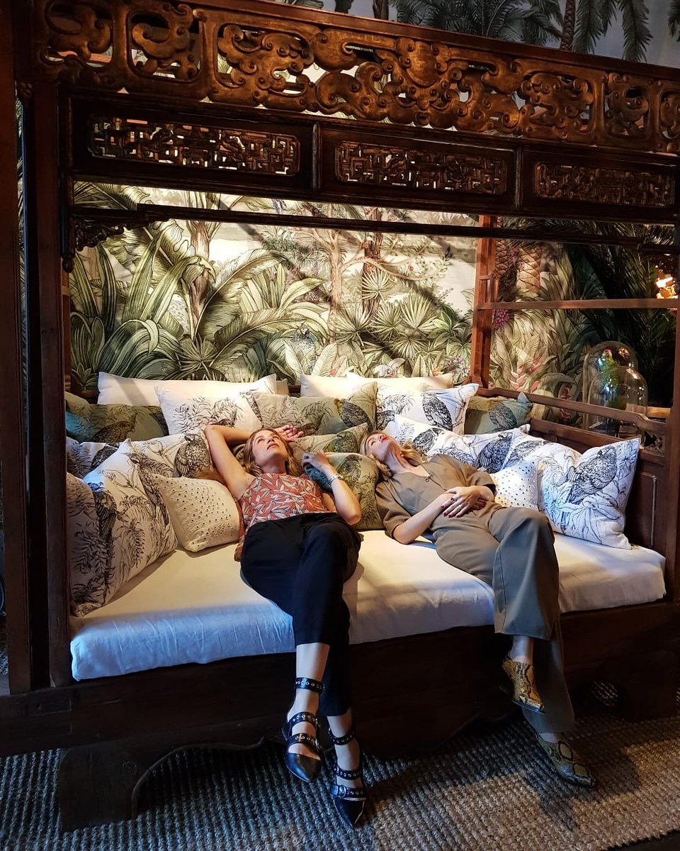 Hoy hemos acompañado a @luzioconceptstore en su décimo aniversario con <a href="/lodemanuela/">Lo de Manuela</a> , ¡FELICIDADES!