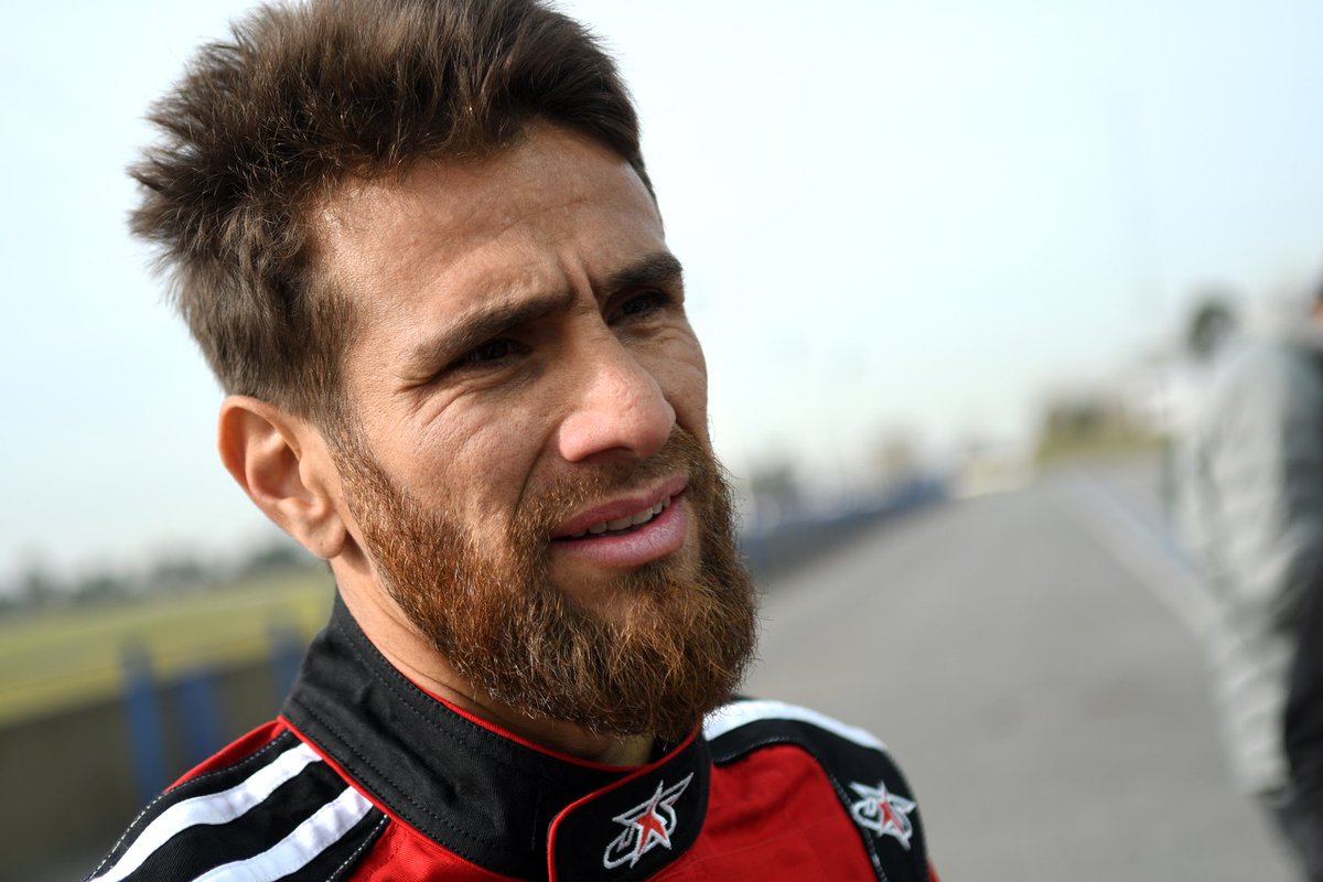 actcargentina's tweet photo. 📸Dos figuras de @CARPoficial, y fanáticos del TC como @NachoScocco32ok y @LeoPonzio_ok giraron en autos históricos de la categoría. https://t.co/fJd41mS8Sm