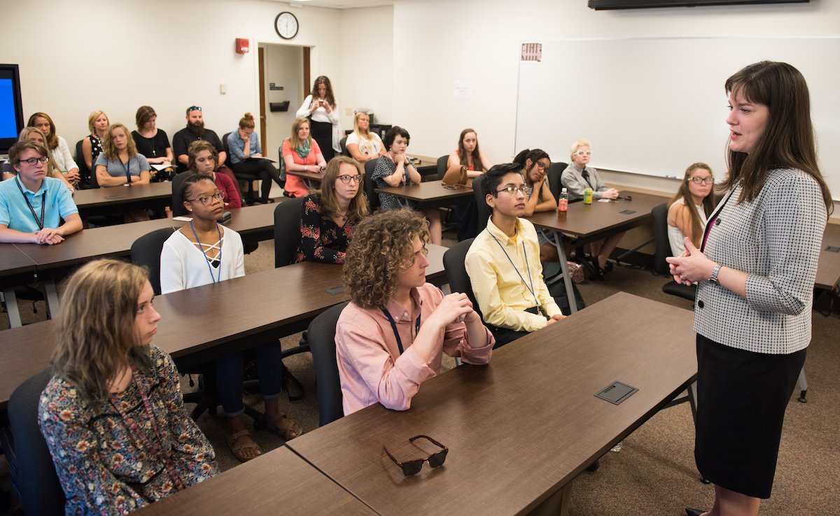 astepaheadchatt's tweet photo. RT @UTChattanooga: Students participating in the Governor's School at @utc_cheps met a special guest: @McQueenCandice, Tennessee Commissioner for Education! 👩‍🏫📚🍎 https://t.co/CRjiQ7S9vd https://t.co/CUTxGXiSPU